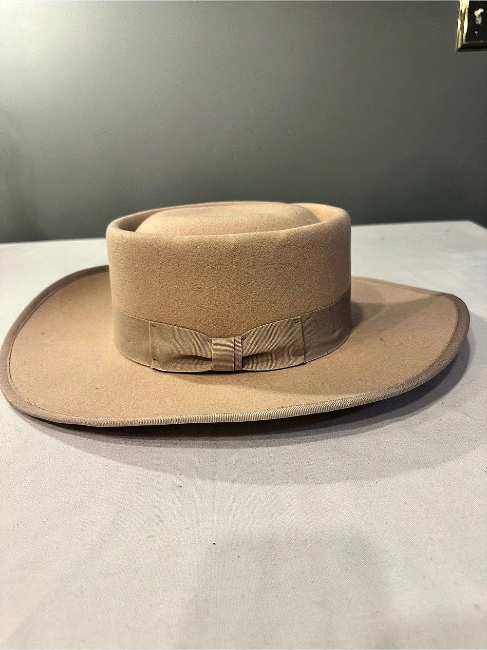 Olive & Pique Wide Brim Hat in Tan